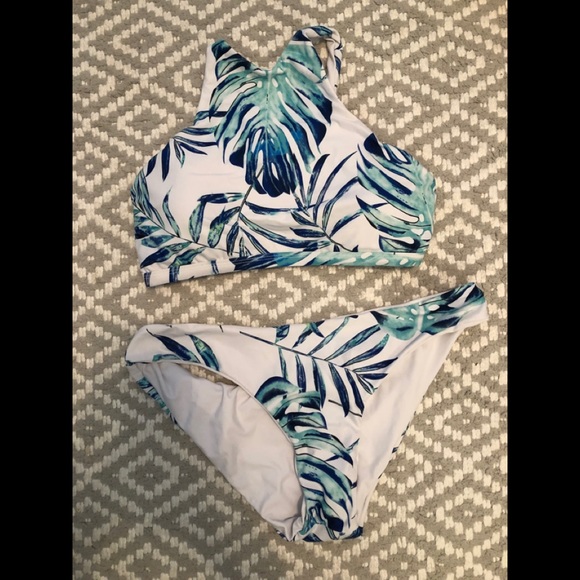 Cupshe Other - Cupshe bikini halter top